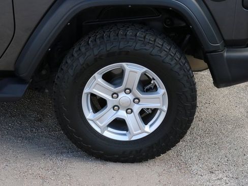 Used 2023 Jeep Wrangler Sport S image 9