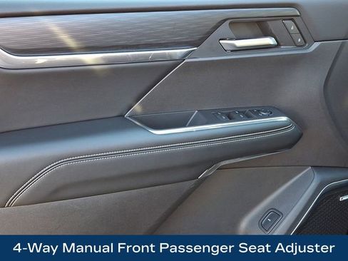 Used 2025 GMC Acadia Elevation image 17