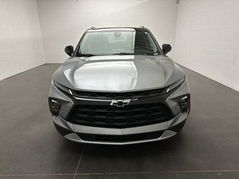 Used 2023 Chevrolet Blazer LT w/ Convenience Package AWD/4WD image 3