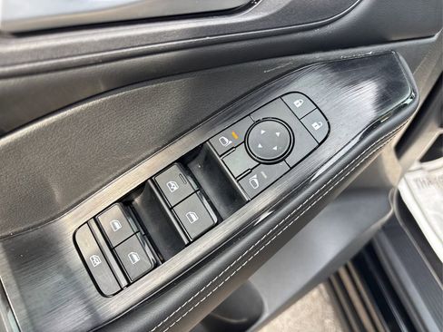 Used 2023 Nissan Rogue SV w/ SV Premium B Package image 36