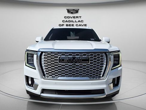 Used 2022 GMC Yukon Denali w/ Denali Ultimate Package image 2