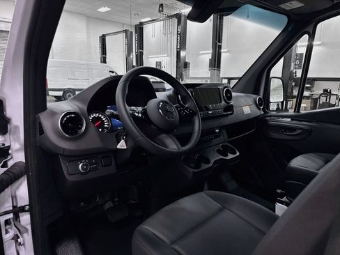 Used 2026 Mercedes-Benz Sprinter 2500 image 10