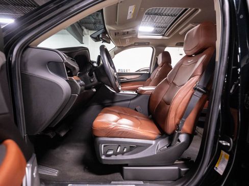 Used 2020 Cadillac Escalade Luxury w/ LPO, Radiant Package AWD/4WD image 6