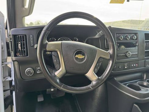Used 2018 Chevrolet Express 2500 w/ Driver Convenience Package image 28