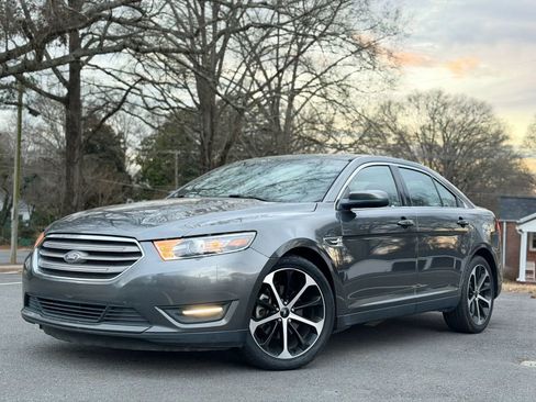 Used 2016 Ford Taurus SEL w/ Equipment Group 201A FWD image 2
