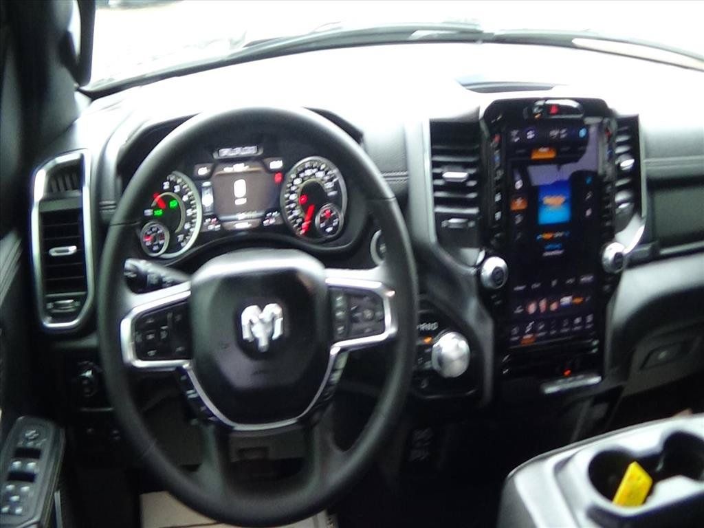 Used 2025 RAM 1500 Laramie AWD/4WD image 13
