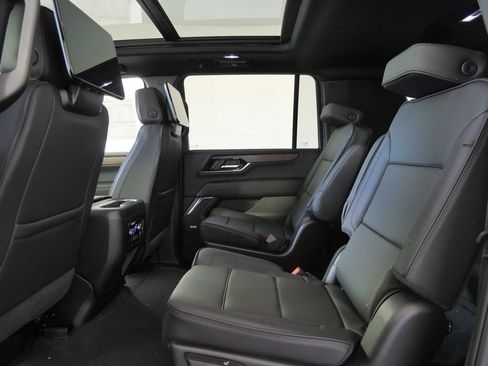New 2026 GMC Yukon XL Denali w/ Denali Reserve Package AWD/4WD image 13