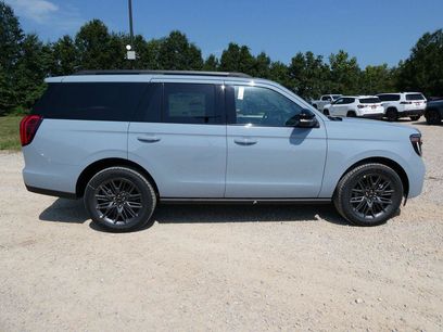 New 2027 Ford Expedition Platinum w/ Stealth Appearance Package