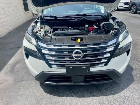 Used 2024 Nissan Rogue S AWD/4WD image 16