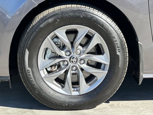 Used 2024 Toyota Sienna XLE image 28