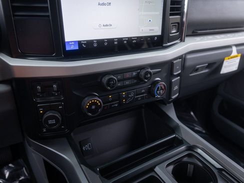 New 2026 Ford F250 XLT w/ XLT Premium Package AWD/4WD image 25