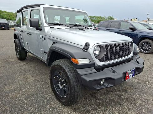 Used 2024 Jeep Wrangler Unlimited Sport AWD/4WD image 3