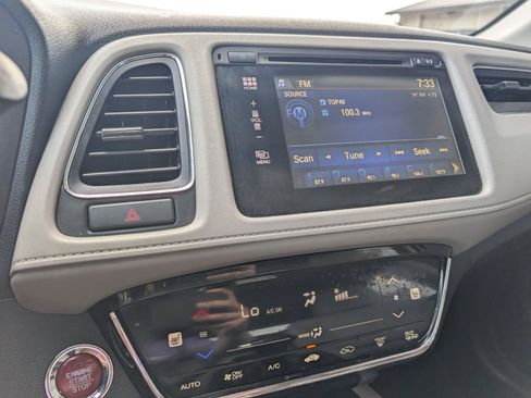 Used 2017 Honda HR-V EX image 15