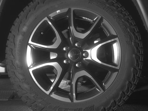 Used 2025 Jeep Compass Trailhawk AWD/4WD image 15