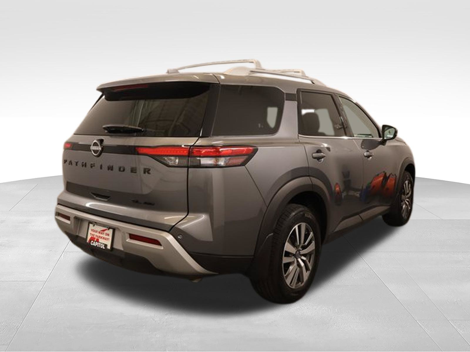 Certified 2025 Nissan Pathfinder SL w/ Black Appearance Package AWD/4WD image 2