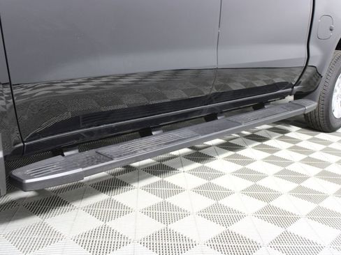 Used 2025 Chevrolet Silverado 1500 LT image 39