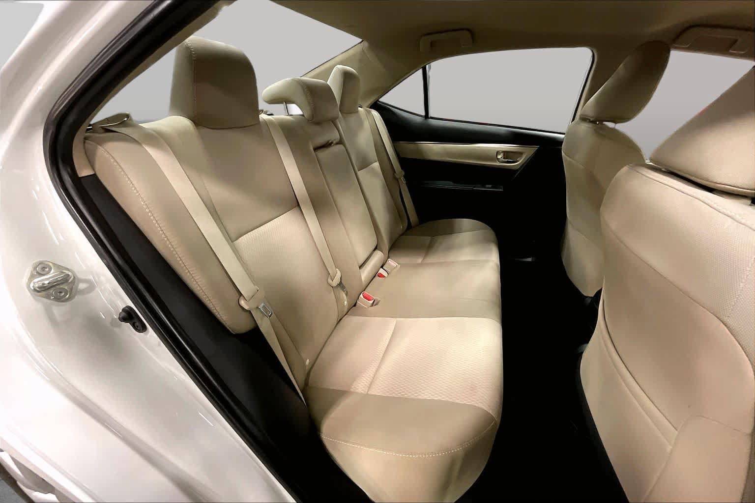 Used 2015 Toyota Corolla LE FWD image 19