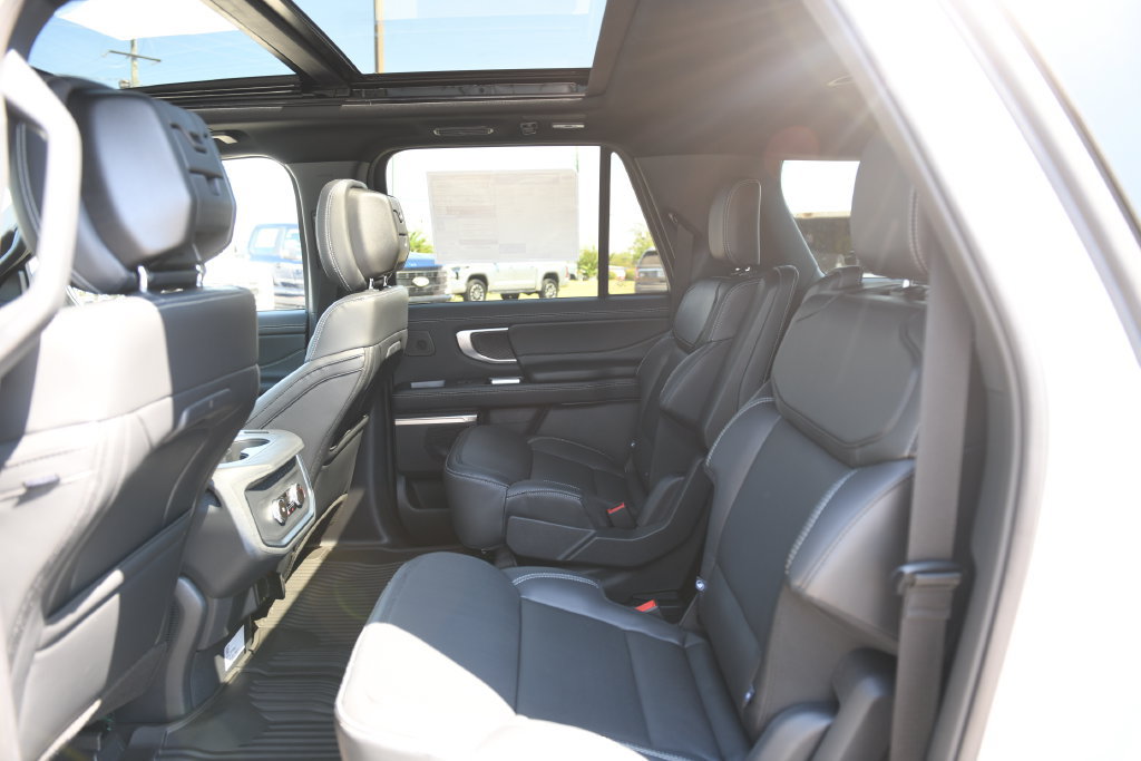 New 2027 Ford Expedition Max Platinum w/ Stealth Appearance Package RWD image 14