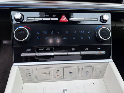 Certified 2025 Hyundai Santa Fe Calligraphy image 31