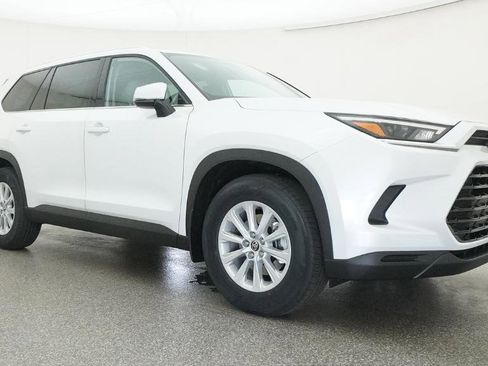 New 2026 Toyota Grand Highlander FWD image 7