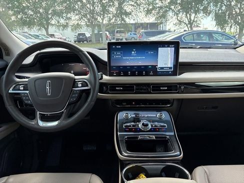 Used 2023 Lincoln Nautilus Reserve AWD/4WD image 10