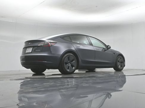 Used 2022 Tesla Model 3 Long Range AWD/4WD image 41
