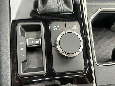 Used 2023 Toyota Tundra Limited AWD/4WD image 18