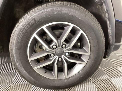 Used 2022 Jeep Grand Cherokee Limited image 13