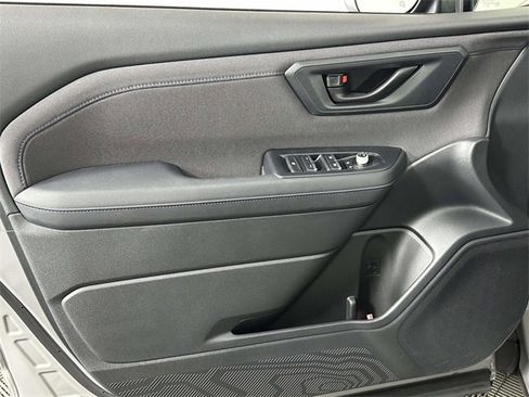 Used 2025 Subaru Forester Premium image 17