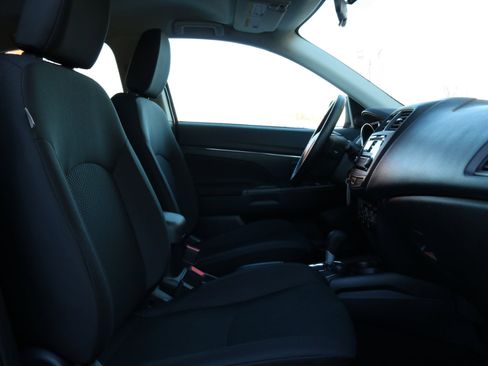 Used 2015 Mitsubishi Outlander Sport ES image 40