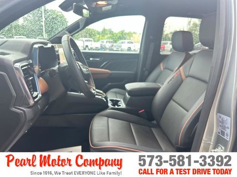 Used 2026 GMC Canyon AT4 w/ AT4 Premium Package AWD/4WD image 11