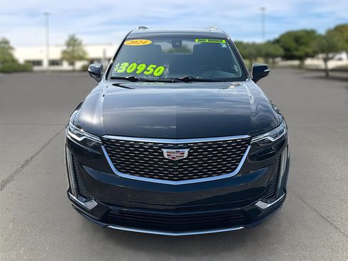 Used 2024 Cadillac XT6 Premium Luxury FWD image 2