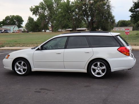 Used 2007 Subaru Legacy Wagon AWD/4WD image 8