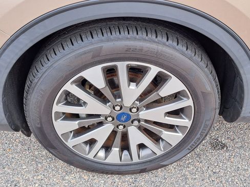 Used 2020 Ford Escape Titanium w/ Titanium Premium Package 2.0 image 35