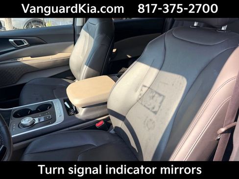 Certified 2026 Kia Carnival LXS FWD image 13