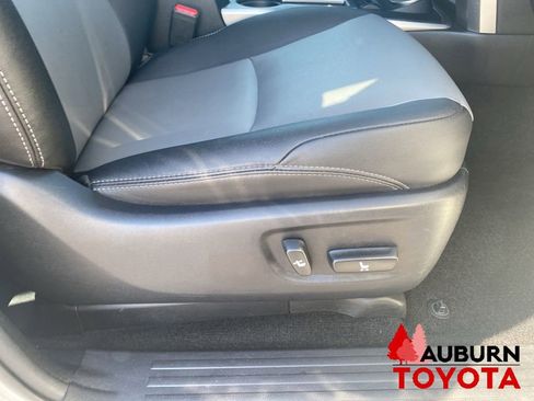 Used 2022 Toyota 4Runner SR5 Premium w/ Moonroof Package AWD/4WD image 23