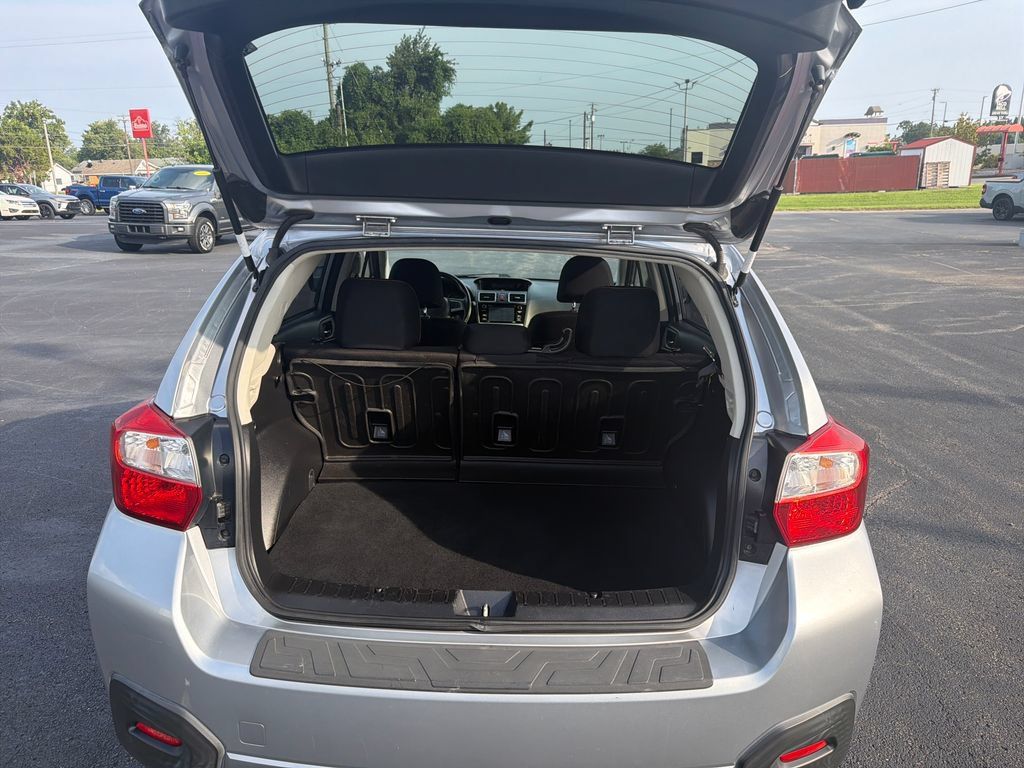 Used 2017 Subaru Crosstrek 2.0i Premium w/ Moonroof Package AWD/4WD image 12