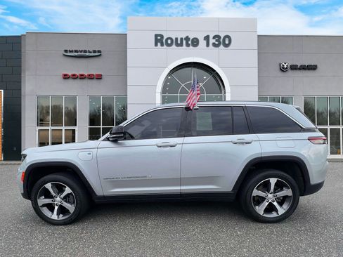 Used 2023 Jeep Grand Cherokee 4WD 4xe w/ Luxury Tech Group II image 5