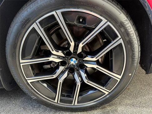 Certified 2026 BMW 750e xDrive image 39