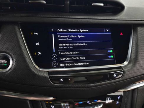 Certified 2023 Cadillac XT5 Premium Luxury w/ Technology Package AWD/4WD image 31