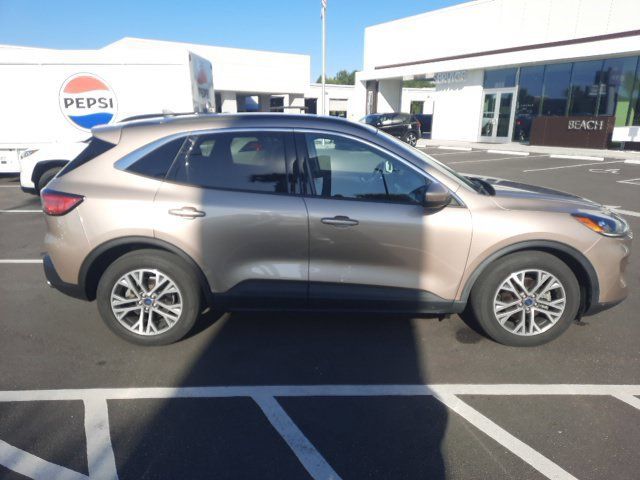 Used 2021 Ford Escape SEL w/ Technology Package FWD image 2