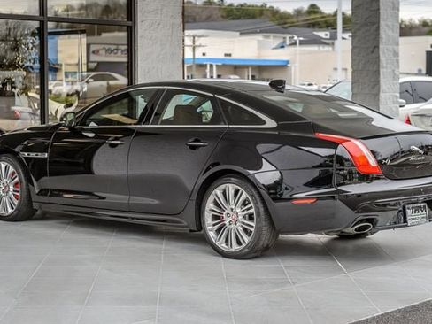 Used 2017 Jaguar XJ R-Sport image 7