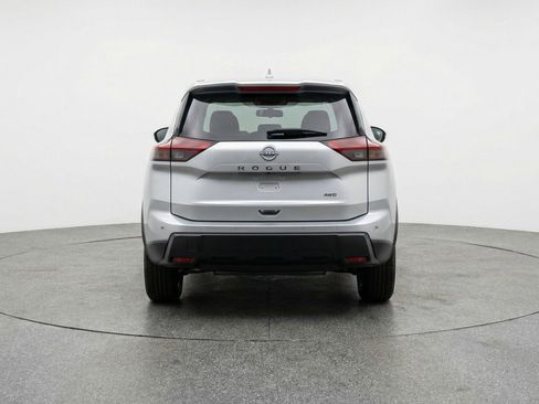 Used 2025 Nissan Rogue SV image 7