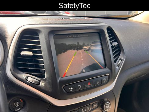 Used 2016 Jeep Cherokee Limited w/ Luxury Group FWD image 5