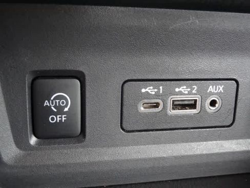 Used 2024 Nissan Sentra SV FWD image 17