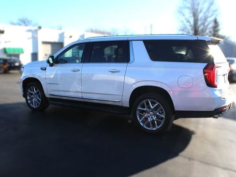 Used 2024 GMC Yukon XL Denali image 9