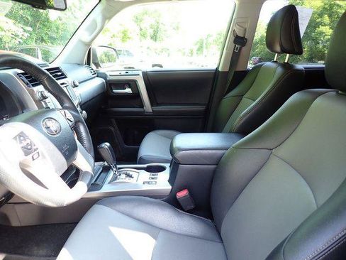 Certified 2019 Toyota 4Runner SR5 Premium AWD/4WD image 10