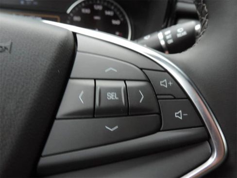 New 2026 Cadillac XT5 Luxury w/ LPO, ONYX Package image 25