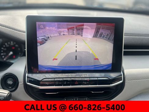 Used 2025 Jeep Compass Limited AWD/4WD image 14