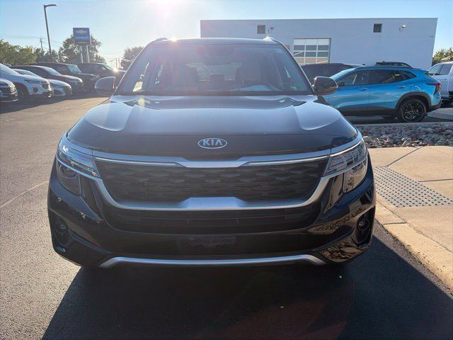 Used 2021 Kia Seltos EX AWD/4WD image 4